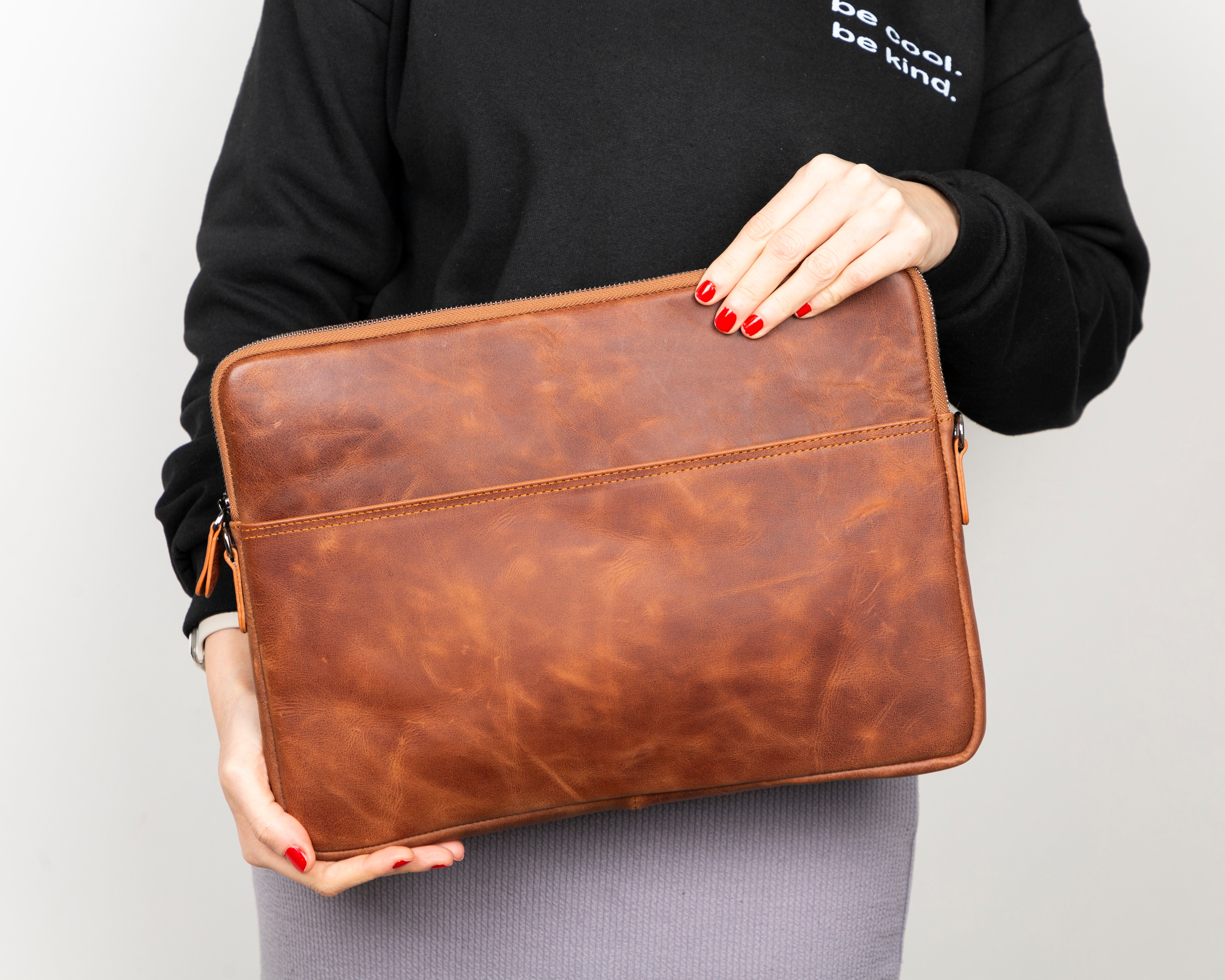 Awe Slim Leather Laptop / Tablet Bag - saracleather