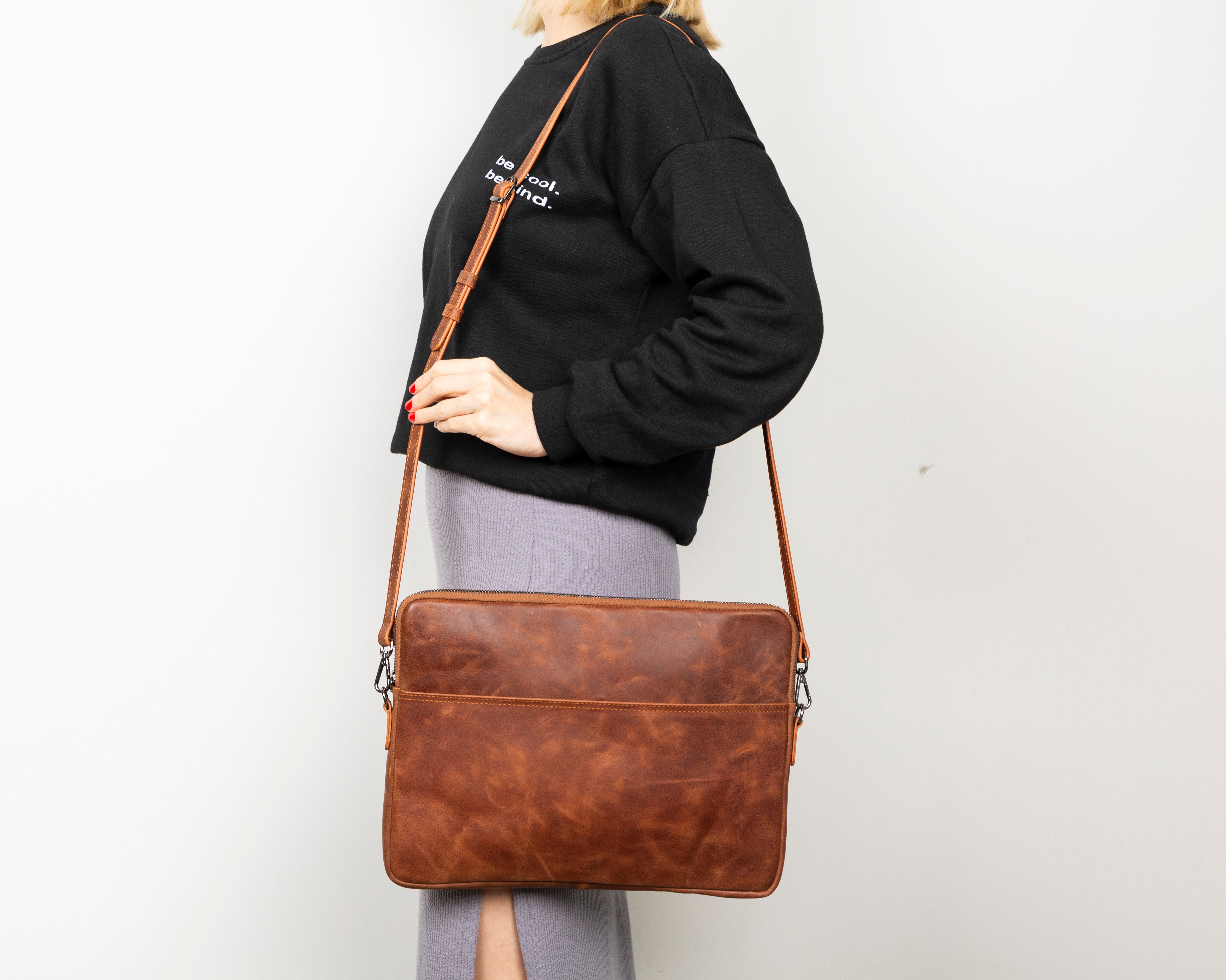 Awe Slim Leather Laptop / Tablet Bag - saracleather