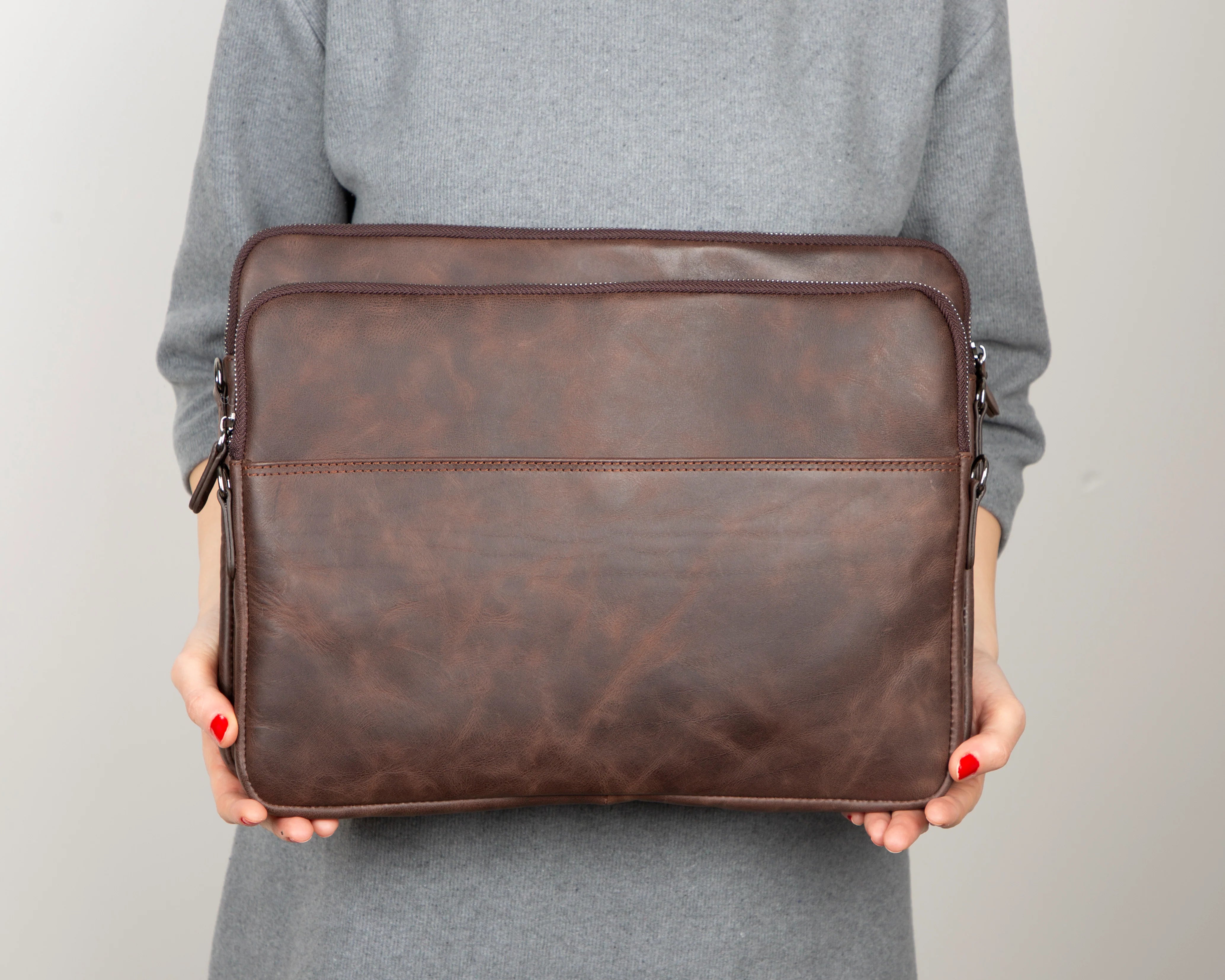 Awe Slim Genuine Leather Laptop / Tablet Bag