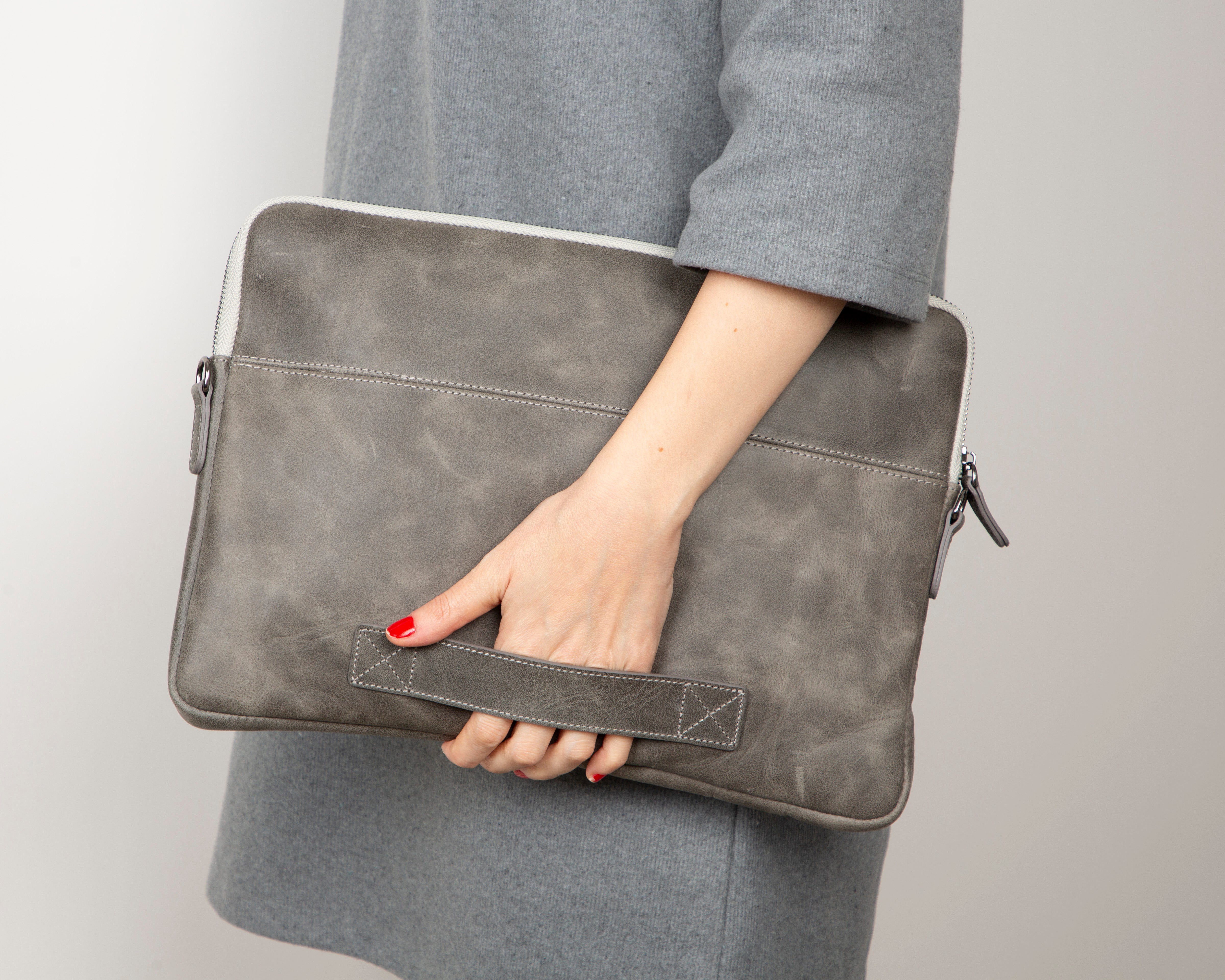 Awe Slim Leather Laptop / Tablet Bag - saracleather