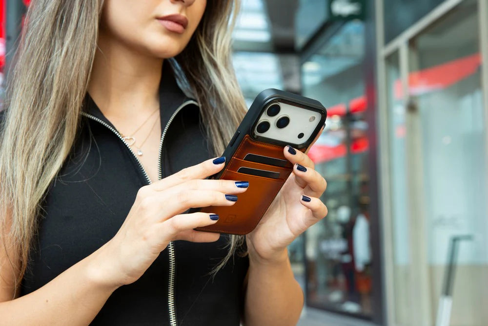 Magic iPhone 17 Pro Deri Ayrılabilir Cüzdan Kılıf (RFID, Bouletta)