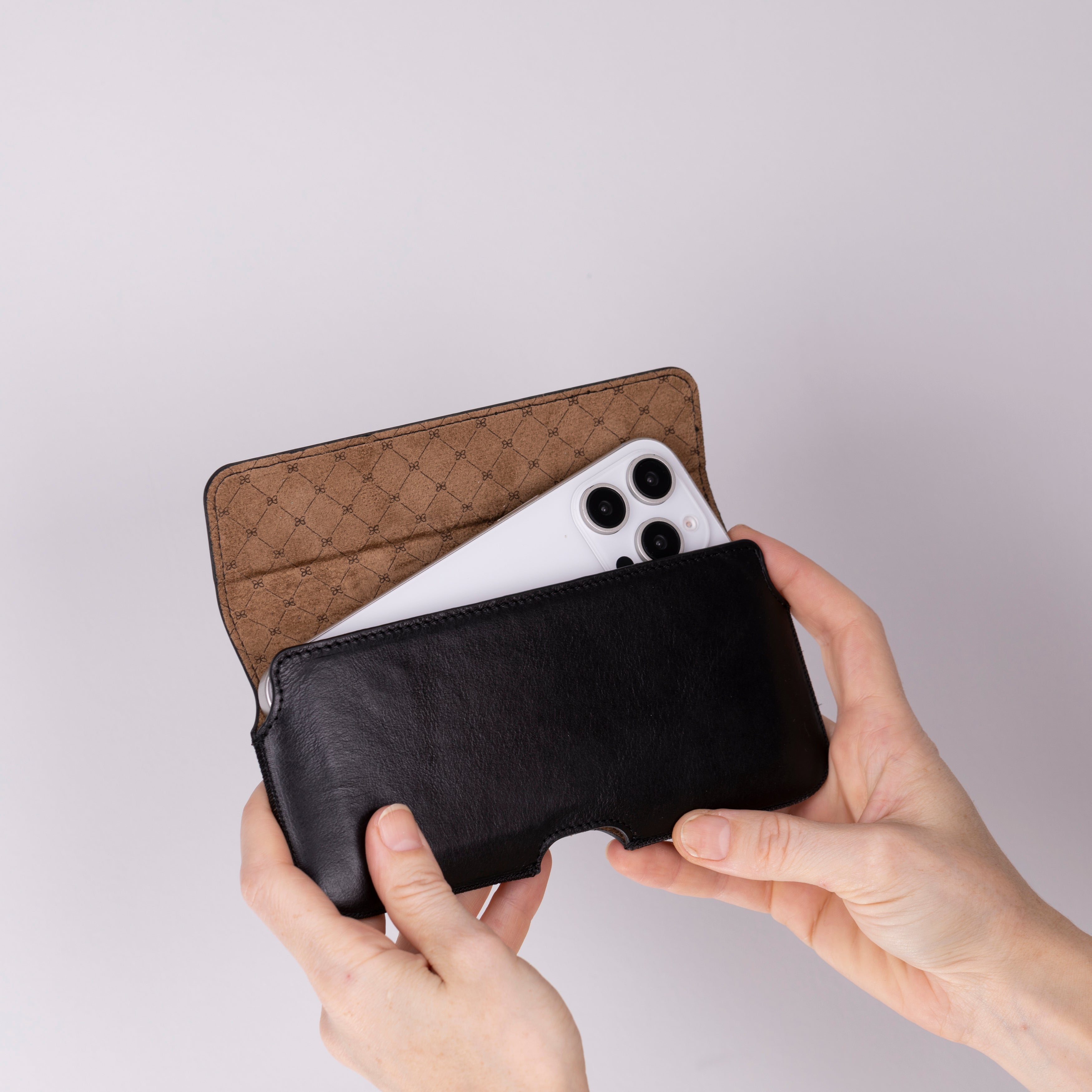 Aslant Belt iPhone 16 Pro Leather Case (Bouletta)