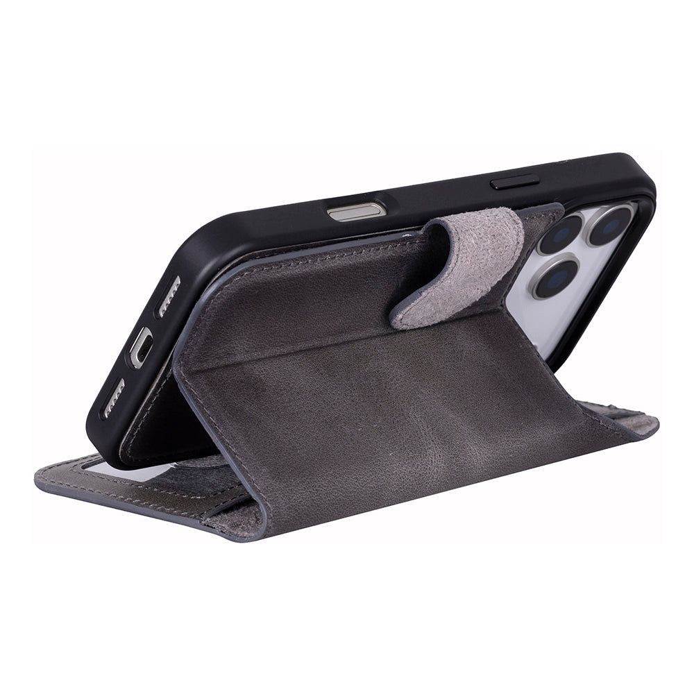 Magic iPhone 17 Pro Max Leather Detachable Wallet Case (RFID, Bouletta)