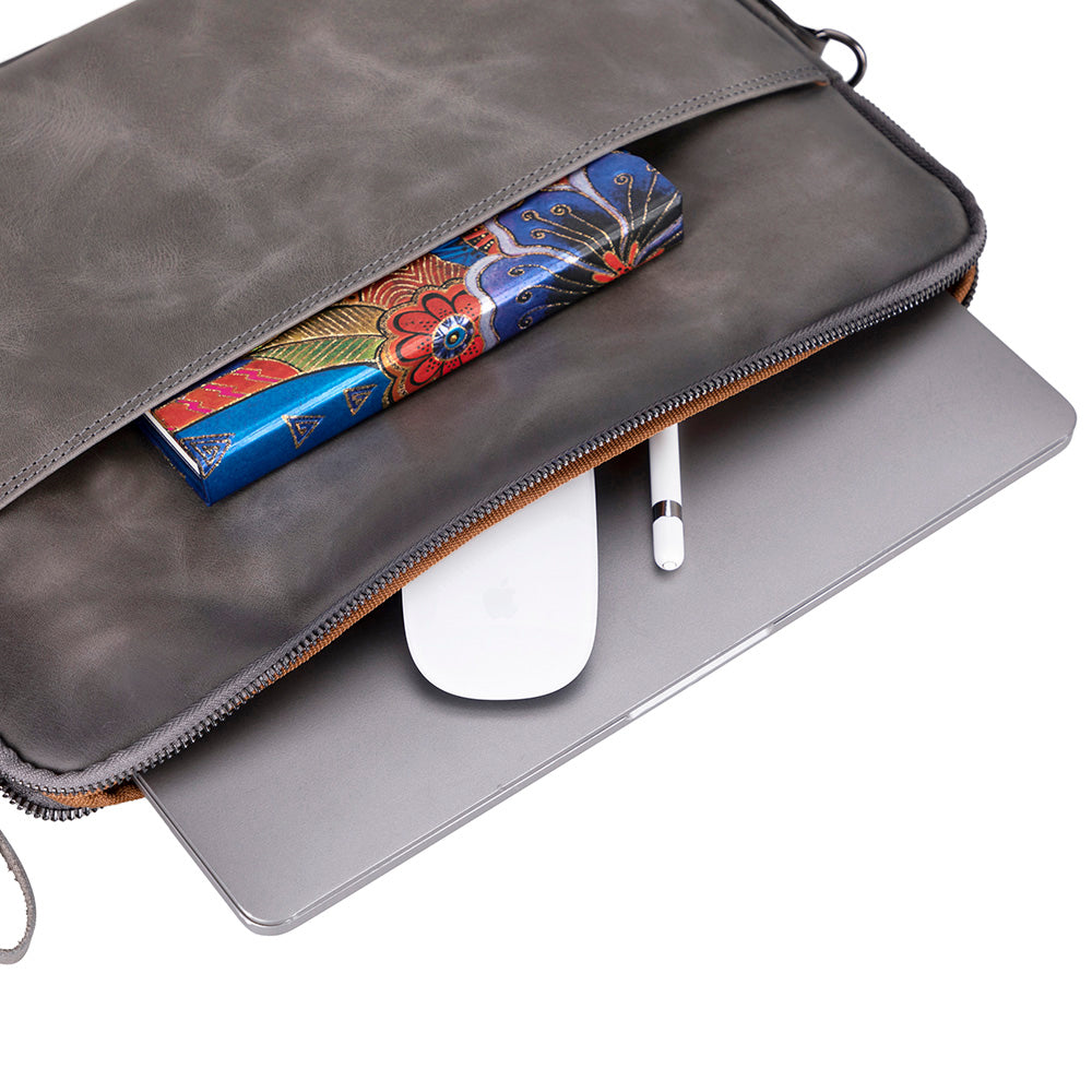 Leeds Slim Genuine Leather Laptop / Tablet Sleeve