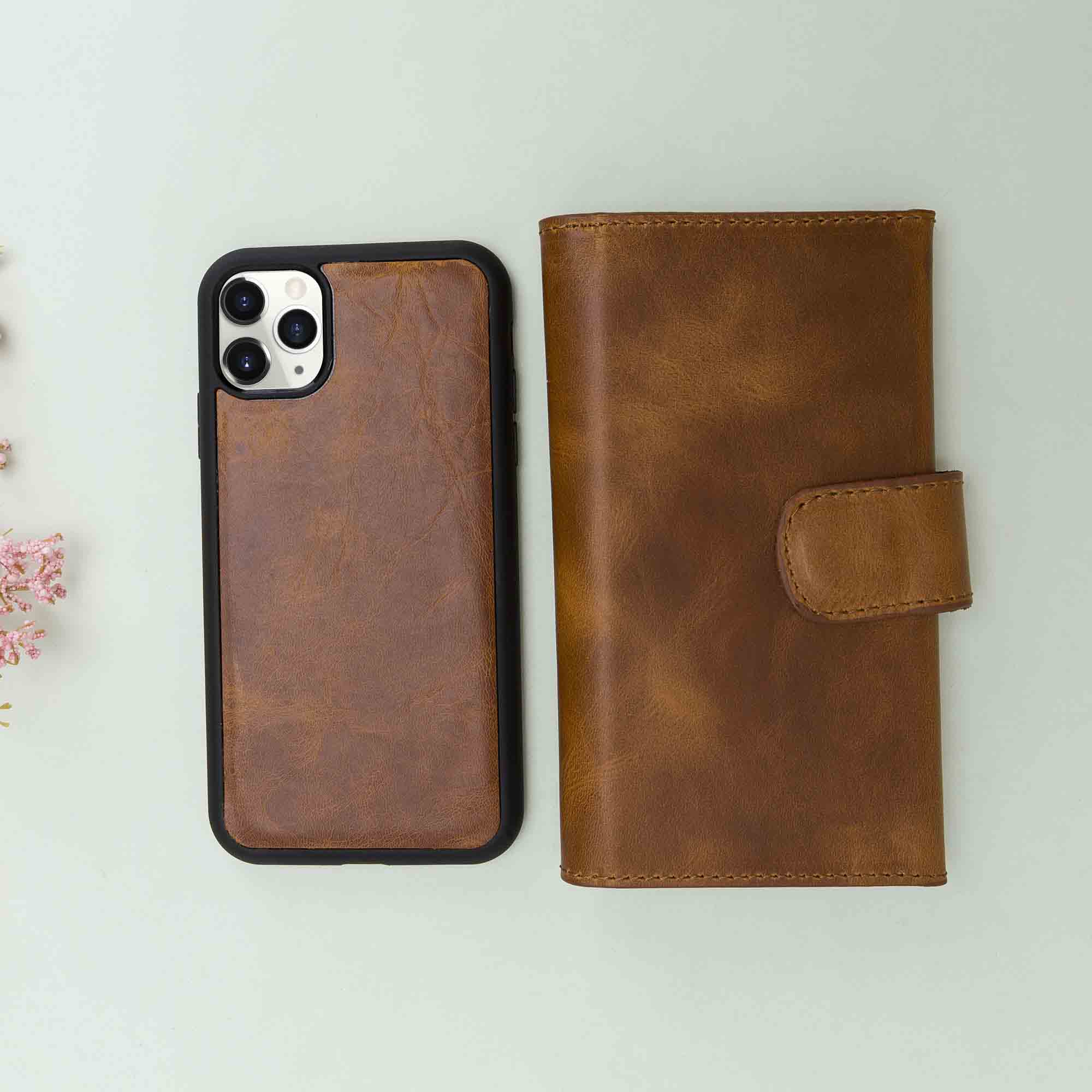 Santa iPhone 11 Pro Genuine Leather Detachable Wallet Case