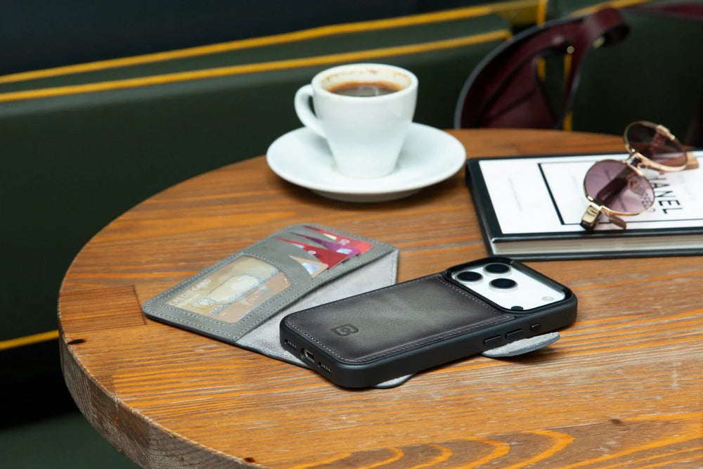 Magic iPhone 17 Pro Deri Ayrılabilir Cüzdan Kılıf (RFID, Bouletta)