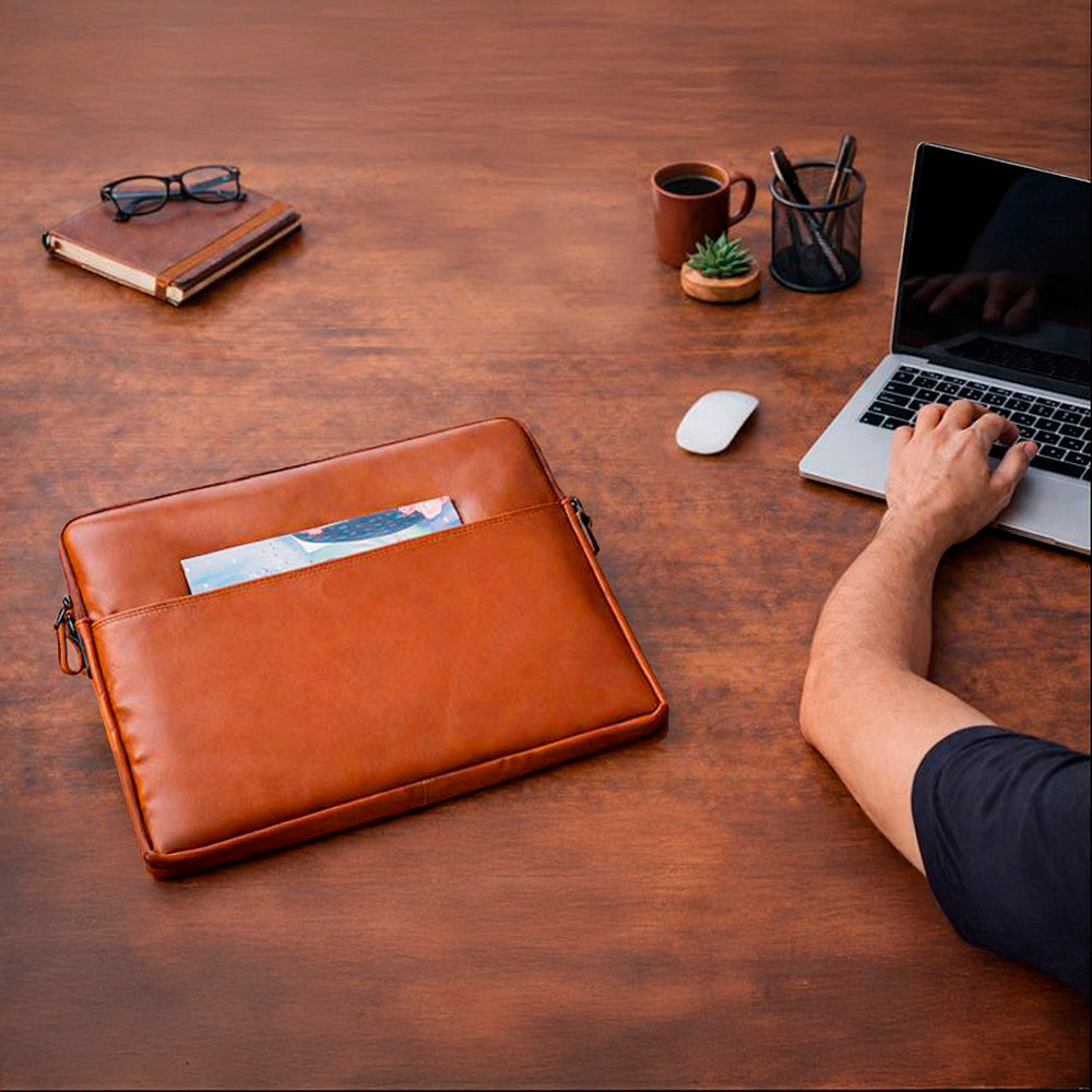 Leeds Slim Genuine Leather Laptop / Tablet Sleeve