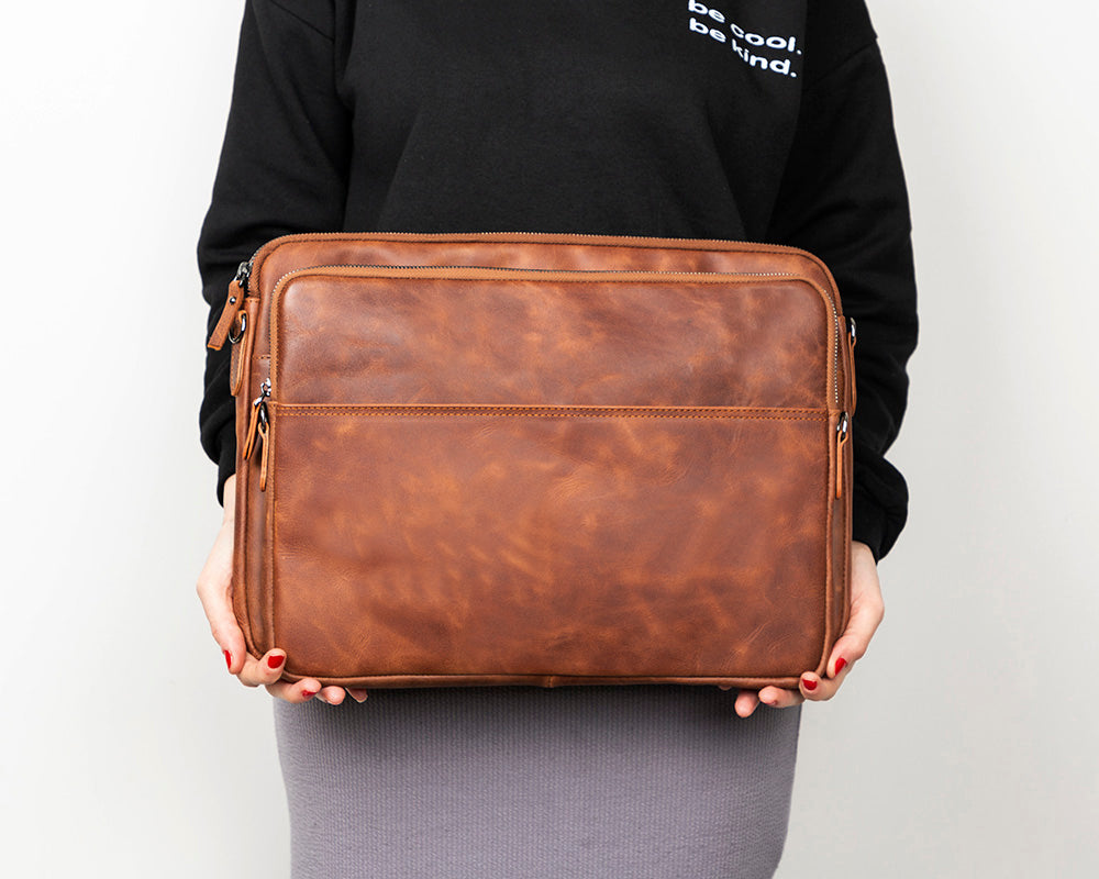 Leeds Slim Genuine Leather Laptop / Tablet Sleeve