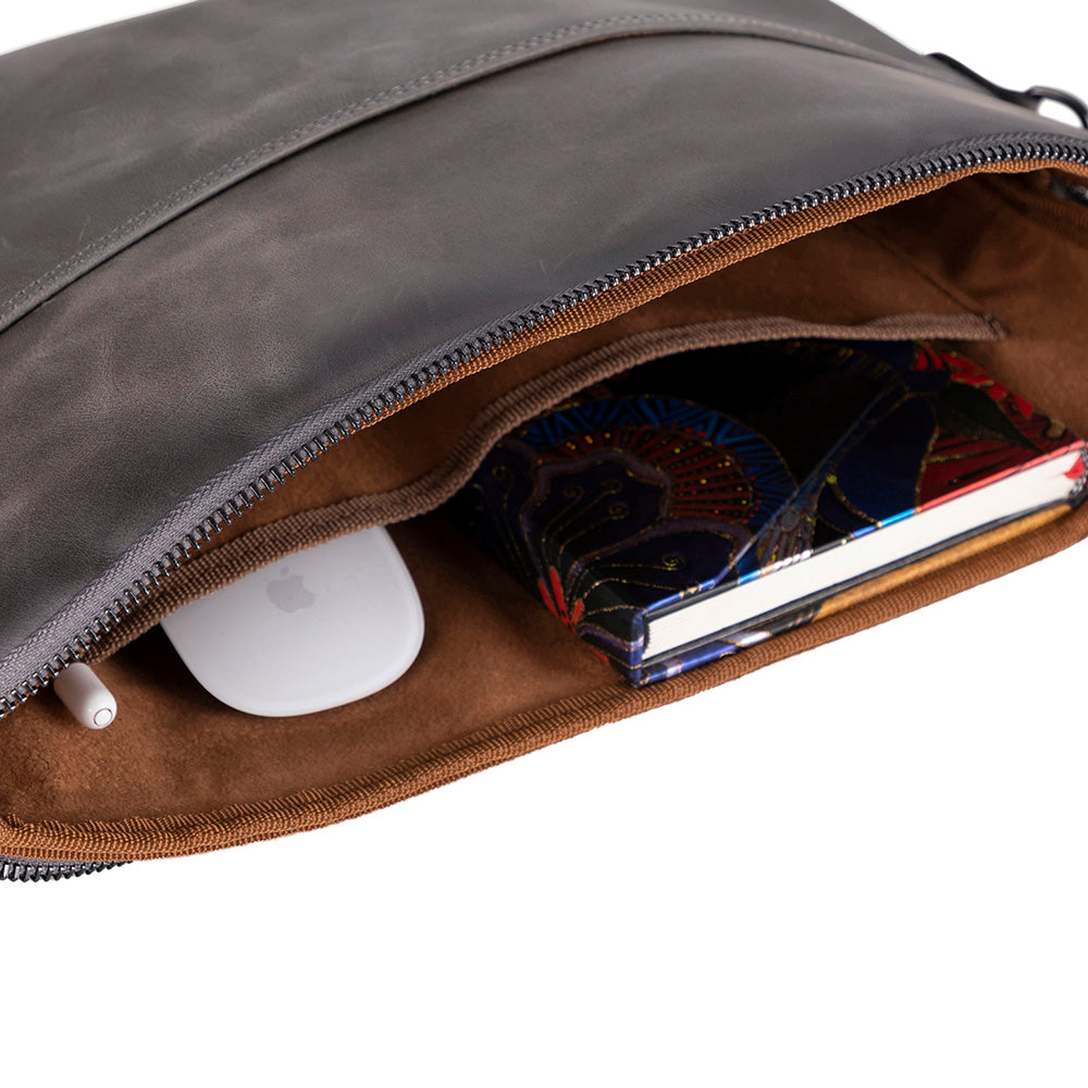 Leeds Slim Genuine Leather Laptop / Tablet Sleeve